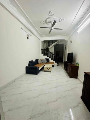 Cho thuê nhà hoàng hoa thám 4pn full nội thất 14tr