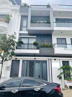 Nhà 2 lầu full nội thất KdC Nam Long 2