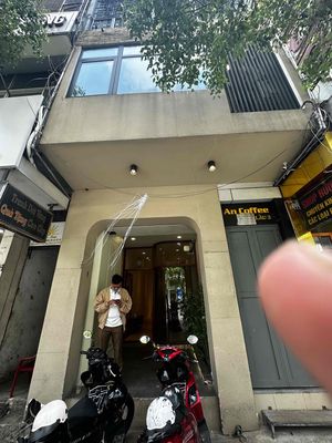 Cho thuê mặt bằng kết hợp nhà ở bàn giao mới | trống sẵn