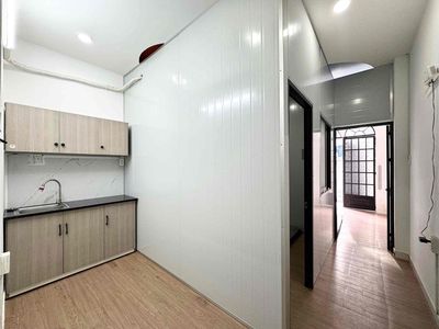 Cho thuê 2pn ban công ngay sư vạn hạnh quận 10 — ảnh 1