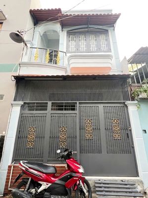 Cho thuê nhà mới 2 tầng HXH C4 Phạm Hùng,Bình Hưng,Bình Chánh