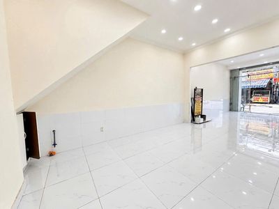 Cho thuê Nhà Mặt tiền Đường Nguyên Hồng, Phường 11, Quận Bình Thạnh