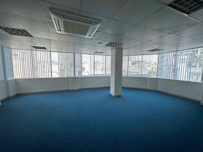 Cho thuê VP Nguyễn Hữu Cầu 50m2, lót sẵn thảm, view kính thoáng