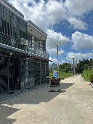 Bán 1.000m2 có sẵn 2 căn nhà