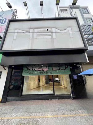 Cho thuê nhà mặt tiền ngã sáu phù đổng, quận 1 7,5x17m 1 lầu giá thươn
