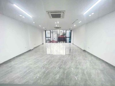 Mới tinh! Sàn VP Hoàng Cầu 90m2 chỉ 15tr/tháng, thang máy, hầm xe