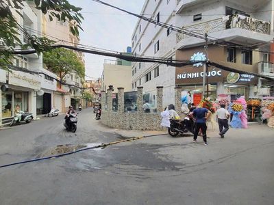 Bán nhà KD Quận 1 Ngang 12 x 20m CN 121,38m2 ( Khuôn viên 240m2 )