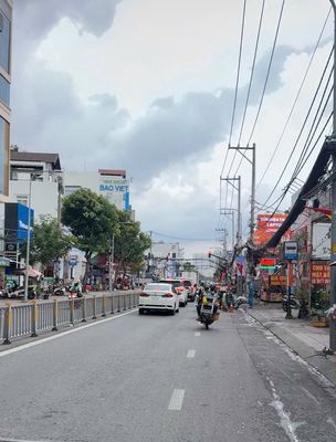 HXH ngay chợ Tân Mỹ; cách MT 40m, ngang 6m; bank định giá 7,2 tỷ