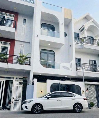 Bán nhanh - giá : 4 tỷ 9 - nhà 3 lầu gần vinhome grand park — ảnh 1