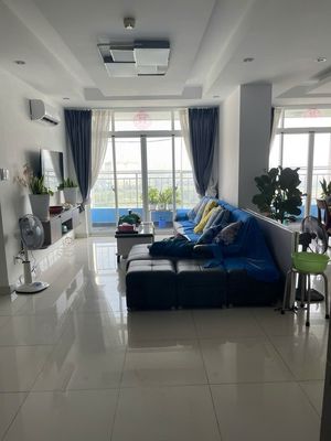 Cần bán căn hộ cao cấp, đầy đủ nội thất và trang thiết bị.