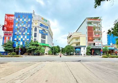 Nhà 6 tầng 132m ngang 6m mặt tiền khu trung tâm hành chính Dĩ An