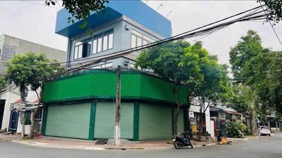 Cho thuê mặt bằng góc ngã 4 Đại học Bình Dương