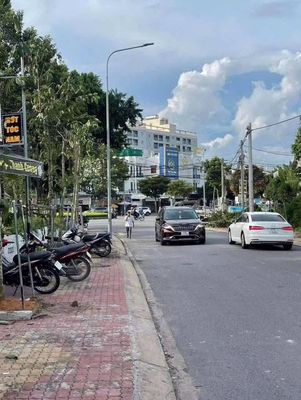 Cho thuê nhà mặt tiền kinh doanh Hiệp Thành 3, 5x22m, 2PN