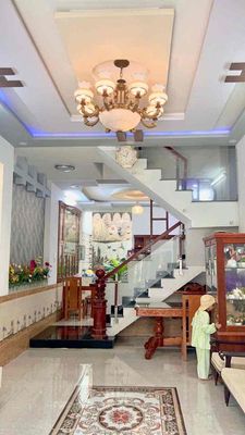 Cho thuê nhà đẹp rẻ Trung Mỹ Tây Q12 2lầu 204m 4PN 5wc full nt 12trvip — ảnh 1