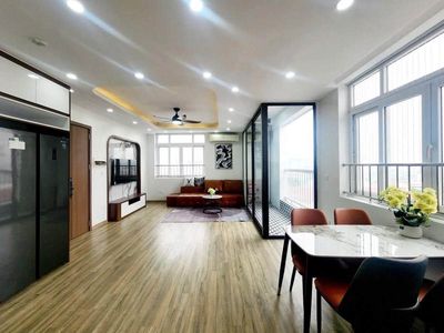 Chung cư Giải Phóng 90m² căn góc 3PN full nội thất 6.45 tỷ
