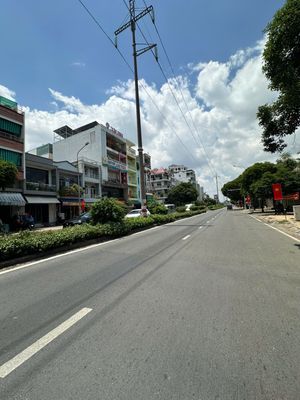 Mặt tiền hòa bình ngay đèn đỏ ngang 8m x 15m , kinh doanh đa ngành