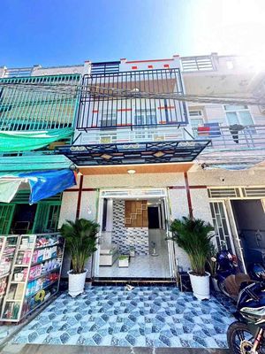 Nhà ngay ngã 3 tân kim – sát ql50 – 4x10m – 2pn – 1,3 tỷ
