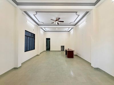 Cho thuê nhà ở kinh doanh 3 tầng ngang 5m mặt đường lê hồng phong