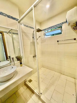 Nhà 2 tầng 3pn gần phạm văn đồng