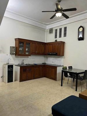 Cho thuê nhà Bồ Đề, Long Biên, 2PN, Nội thất cơ bản