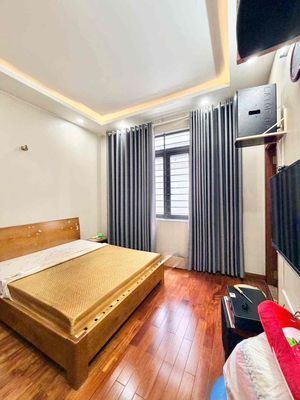 Cho thuê nhà MT khu Ao Sen Sát Aeon DT 5x20 xd 3,5 tấm . Giá 35tr