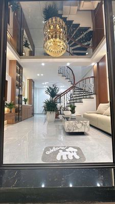 Cho thuê nguyên căn. chỉ cho hộ gia đình thuê. full nội thất.