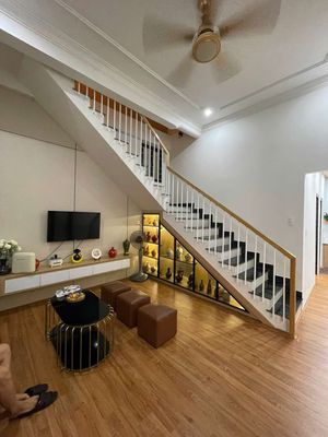 Cho thuê nhà 3 tầng: đường trưng nữ vương -kề cầu rồng - đủ nội thất