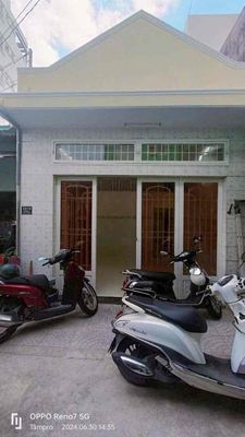 Cho thuê nhà ngay chợ TNPA đường Lã Xuân Oai 1tr lửng 2PN 2WC 7tr