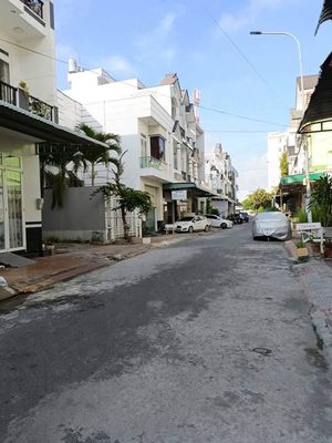 Cho thuê nhà trệt 2 lầu KDC Hưng Phú 1, Cái Răng - 11 triệu/tháng