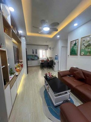 Cho thuê nhà chung cư 2 ngủ, căn góc