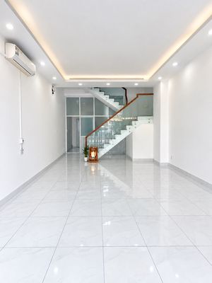 Cho thuê nhà 3 lầu khu đức huy đông hoà dĩ an ngay làng đại học