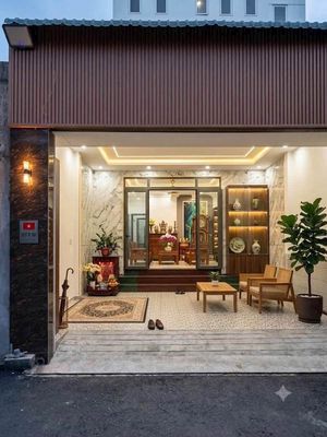 Nhà 1 trệt 2 lầu Nguyễn Du, Dĩ An, 5 tỷ
