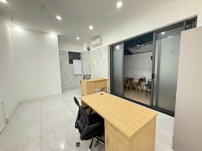 Cho thuê văn phòng kđt vạn phúc: dt 25m2 giá 4.5tr/th có nội thất