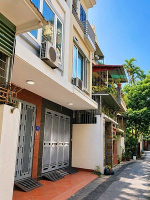 Bán nhà 50m² Phú Thượng, 5 tầng, ô tô đỗ cổng, 11.x tỷ