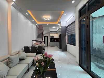 Cho thuê nhà nguyên căn 3xx Kim Ngưu, Hai Bà Trưng, Hà Nội
