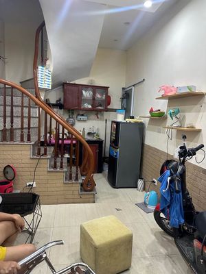 Nhà 20m2, 4 tầng, Đống Đa, gần phố, sổ đỏ