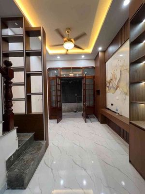 Nhà 24m2 Khâm Thiên, 50m ra phố, Sổ đỏ