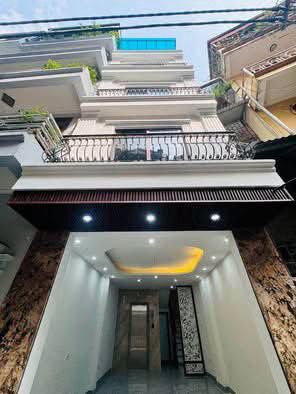 Nhà đẹp 6 tầng thang máy phố Trần Đại Nghĩa, Hai Bà Trưng 35m2 - 9.4 t