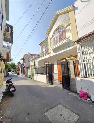 Nhà 80m² Đất Vuông Có Phòng Ngủ Tầng Trệt P. Dĩ An