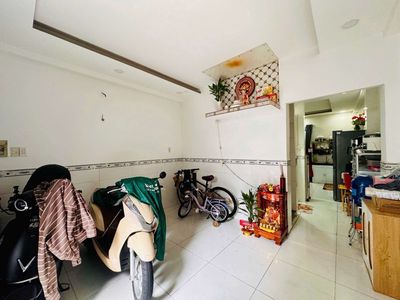 Bán nhà trung tâm gv - gần 40m2 - 3 tầng, 4pn - 3.xxx