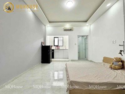 Full nội thất bếp ngay cửa sổ trời ngay lạc long quân