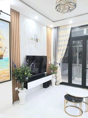 Nhà nguyên căn 5PN đủ đồ Lạc Long Quân, Tây Hồ, 14.5tr