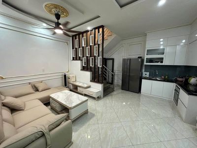 Cho thuê nhà riêng 35m2, 3.5 tầng, Bùi Xương Trạch, Thanh Xuân