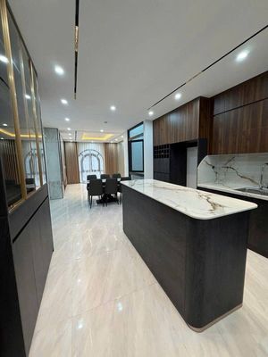 Cho thuê nhà 70m² có thang máy, ô tô vào nhà, Cầu Giấy