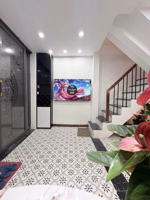 Nhà 5 tầng mặt phố Bạch Mai, Hai Bà Trưng