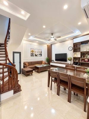 Bán nhà Nguyễn Sơn, 5 tầng, 3PN, gần BV Tâm Anh, 7 tỷ