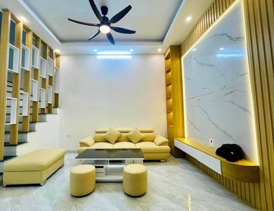 Bán nhà 60m2 Giải Phóng, Hoàng Mai, có thang máy, kinh doanh