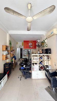 Nhà bán Nguyễn Văn Cừ, Ngọc Lâm, Lô góc, Ô tô tránh