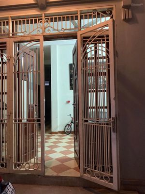 Cho thuê nhà 43m² x 3 tầng ngõ 39 Âu Cơ, Tây Hồ