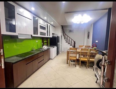 Cho thuê nhà riêng 35m x 5 tầng ngõ 27 Võ Chí Công, Cầu Giấy